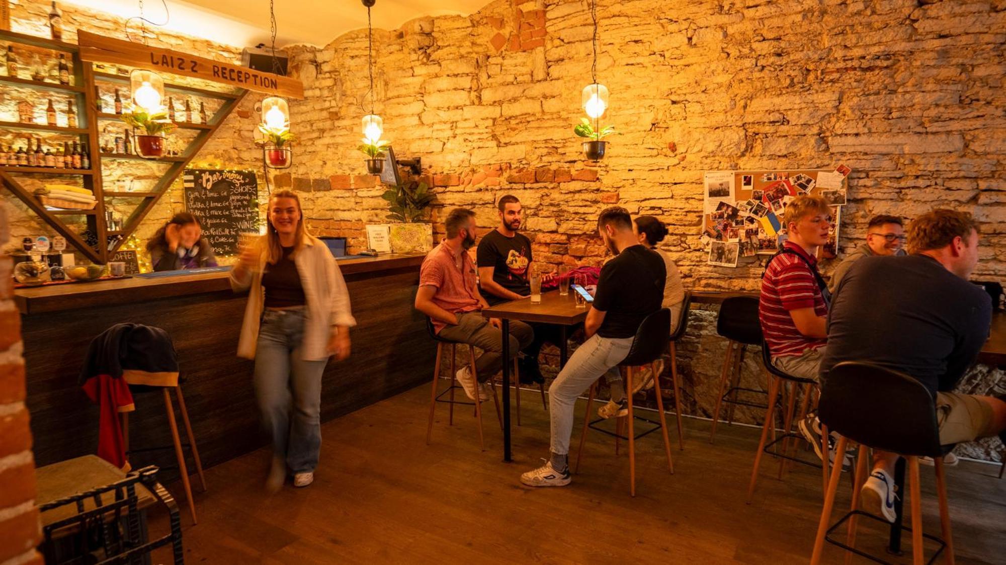 The Monks Bunk Hostel & Bar ทาลลินน์ ภายนอก รูปภาพ