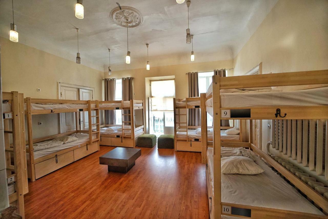 The Monks Bunk Hostel & Bar ทาลลินน์ ภายนอก รูปภาพ
