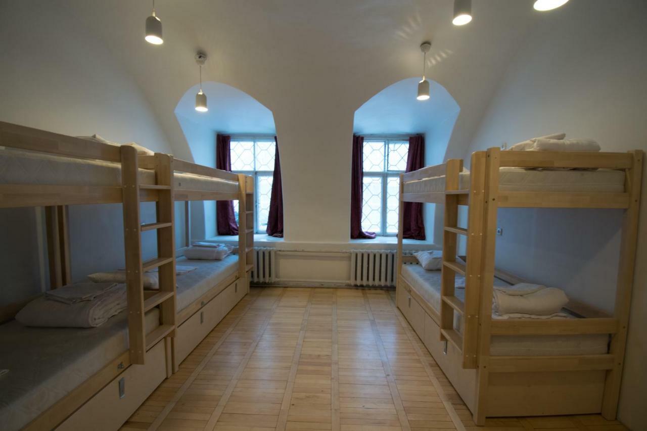 The Monks Bunk Hostel & Bar ทาลลินน์ ภายนอก รูปภาพ