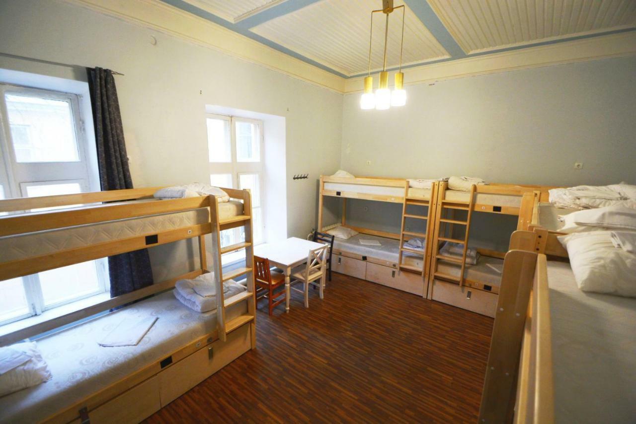 The Monks Bunk Hostel & Bar ทาลลินน์ ภายนอก รูปภาพ