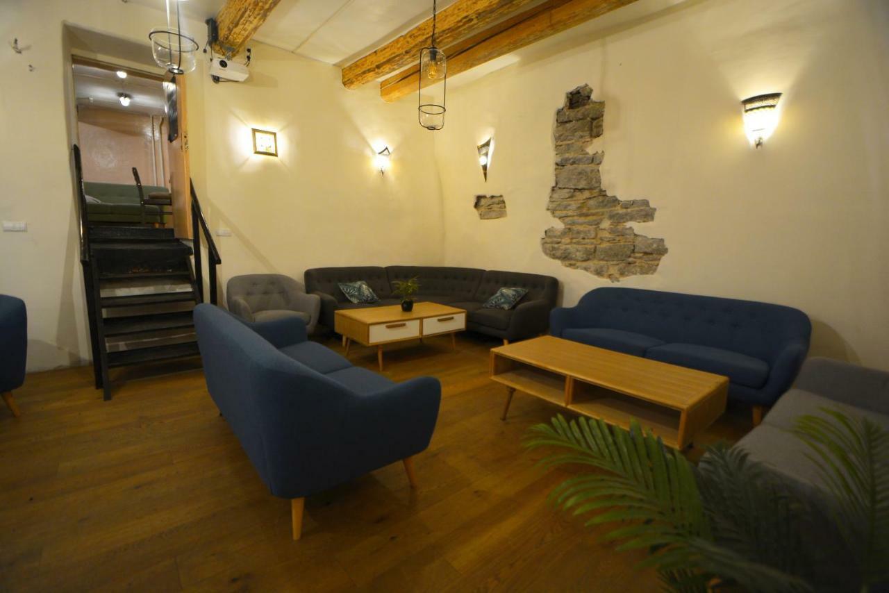 The Monks Bunk Hostel & Bar ทาลลินน์ ภายนอก รูปภาพ