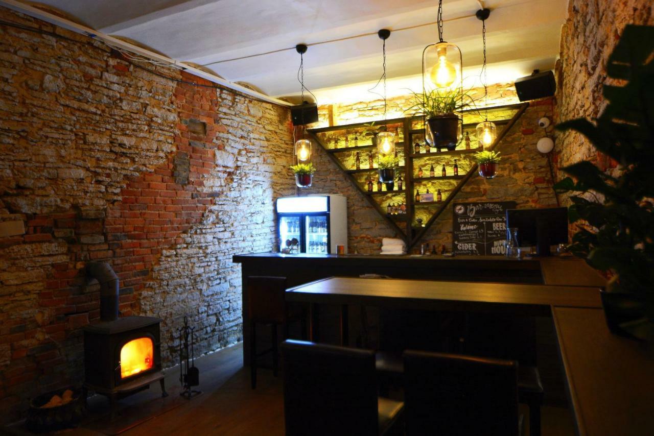 The Monks Bunk Hostel & Bar ทาลลินน์ ภายนอก รูปภาพ